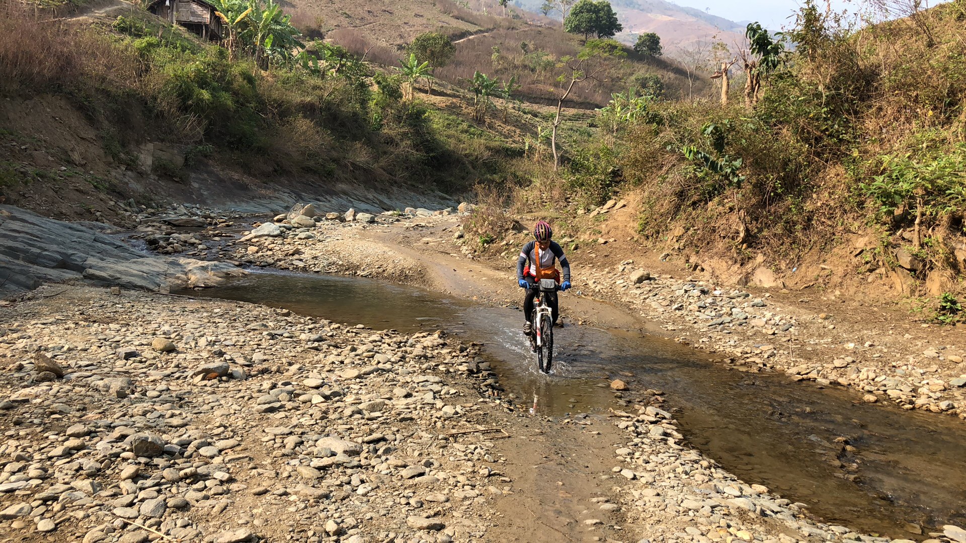 Sapa Cycling Tour: 3-Day Adventure through Ethnic Hmong & Red Dao Villages